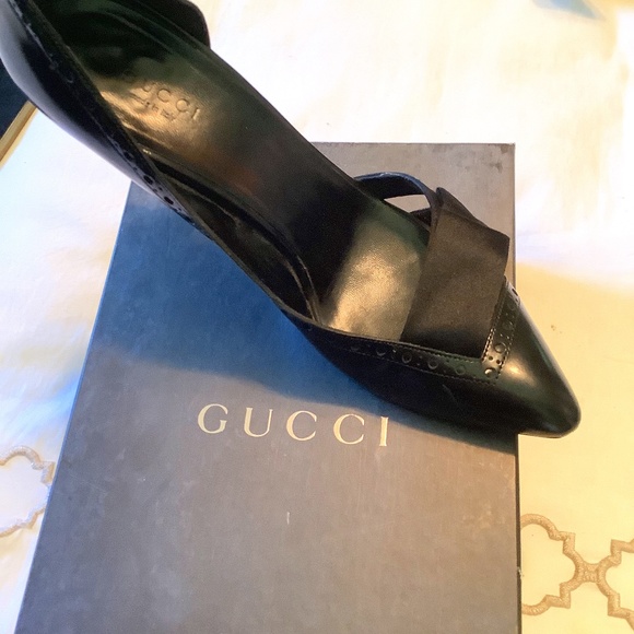 Black Gucci Stiletto pump - Picture 1 of 6